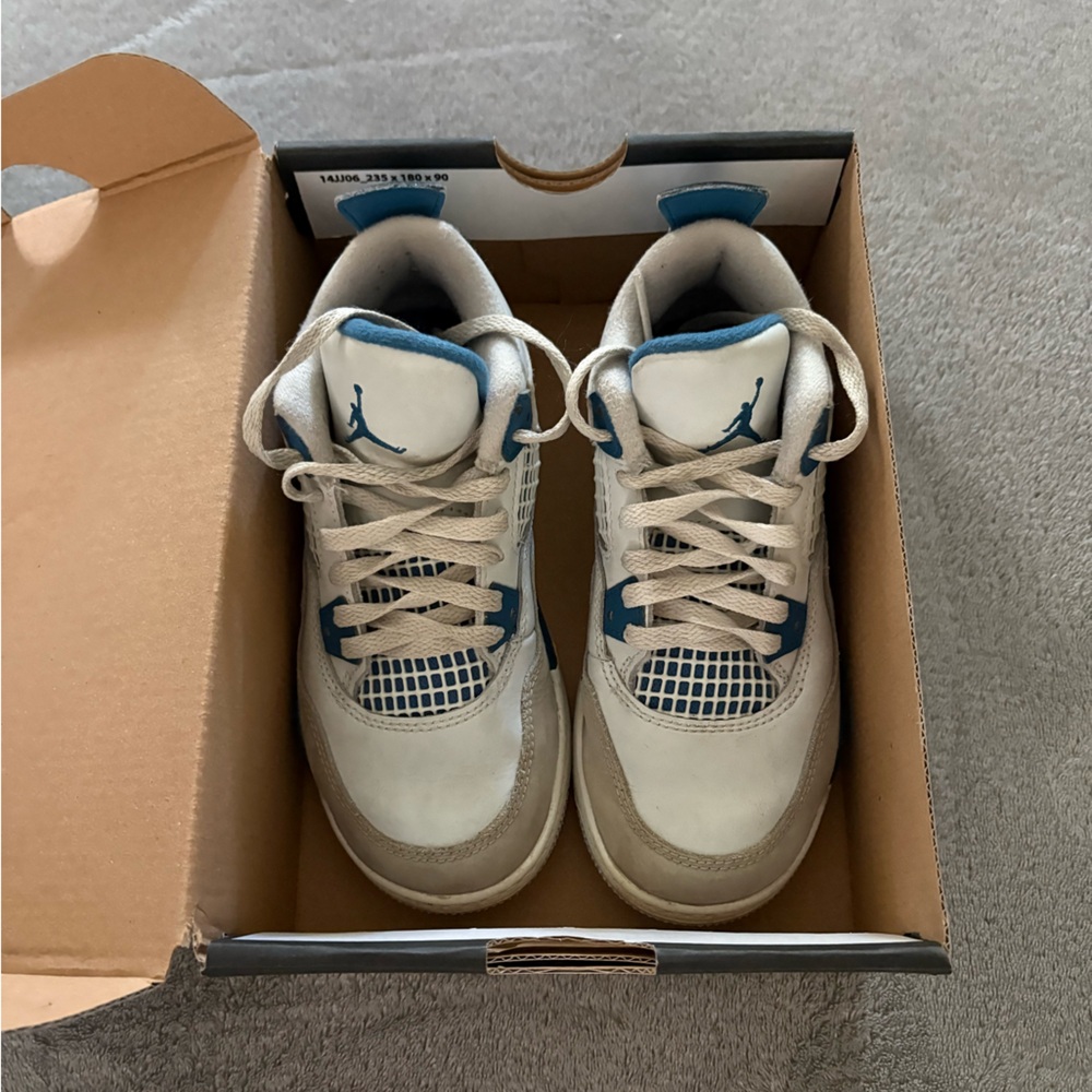 Nike Jordan 4 Retro Sneakers